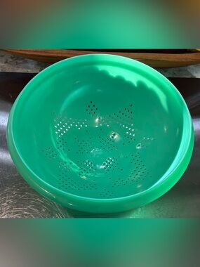 Vintage Tupperware Jadeite Colander